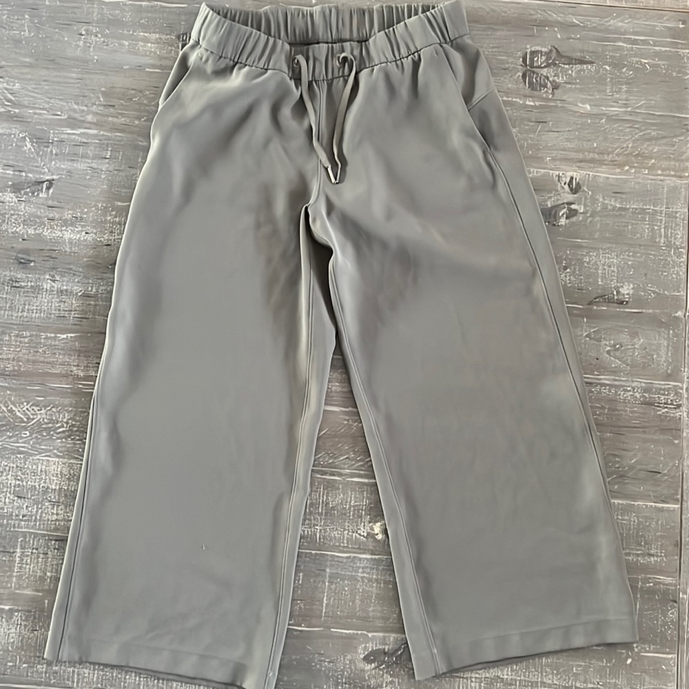 Lululemon Sz 8 On The Go Wide Leg Travel Trouser Pant